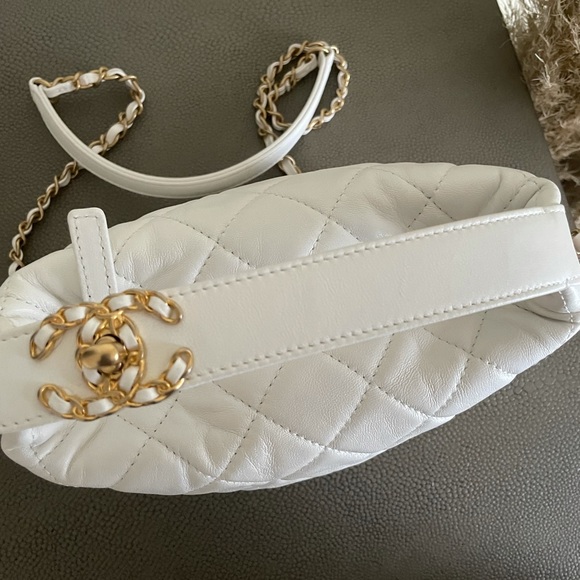 Chanel Perfect Meeting Hobo - Picture 4 of 8